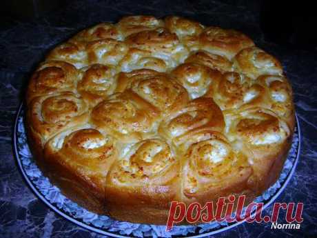 Тутманик &quot;Солнце&quot; с брынзой. Болгарская кухня. /
