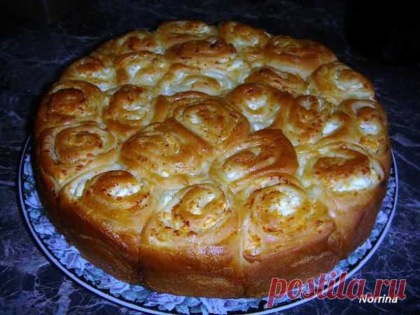 Тутманик "Солнце" с брынзой. Болгарская кухня. /