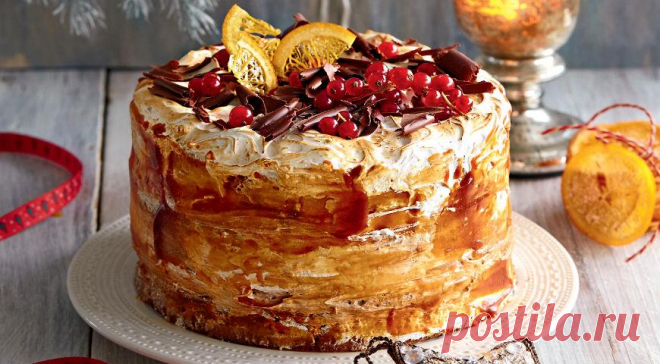 Бисквитный торт с итальянской меренгой, сливочным сыром и карамелью на Gastronom.ru