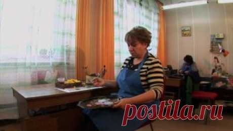 Документальные фильмы "Народные промыслы России" расскажут об искусстве лаковой миниатюры Палеха, Федоскино, Мстеры, Холуя, о шитье Софрино и Торжка, о ростовской расписной эмали - финифти, о гжельской керамике, о жостовских подносах и павлопосадских платках.
 Жостовский букет
 Плат узорный
Синяя птица Гжель
 Дымковская карусель.
 Ростовская финифть.
 Русская Лаковая Миниатюра. 1 Фильм.
 Русская Лаковая Миниатюра. 2 Фильм.
 Русские Золотошвейки.