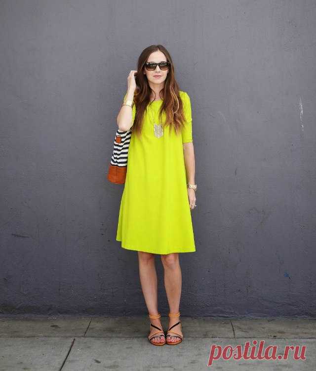 Идеальное летнее платье свободного покроя (Шитье и крой) Идеальное летнее платье свободного покроя, в котором можно пережить жару, довольно трудно найти в магазинах, зато очень просто сшить своими руками. Даже если у вас нет швейной машинки, вы справитес…