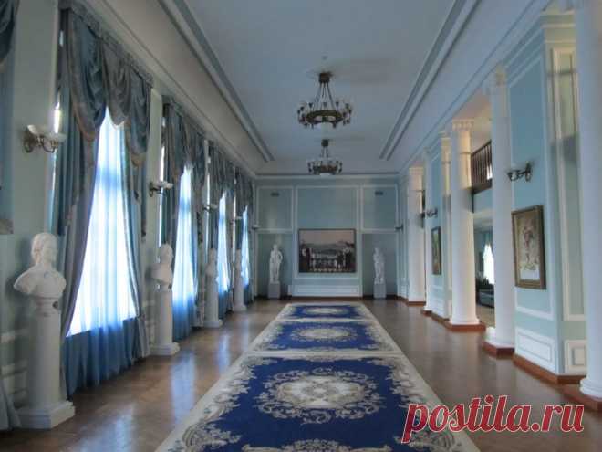 1869—1870 годы увенчались перестройкой дворца архитектором Карлом Шольцем в стиле неоклассицизма по проекту петербургского архитектора И. А. Монигетти.  В художественном оформлении интерьеров участвовал академик А. Ф. Бруни. Свой окончательный вид интерьер Марьинского дворца получил в 1870-х годах, когда после многочисленных переделок почти потерял черты ампира. |  Русские исторические усадьбы: Марьино (усадьба Барятинских). Обсуждение на LiveInternet.ru