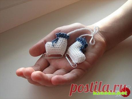 Брелок &quot;Коньки&quot; крючком » Клубка.Нет - Все о вязании крючком