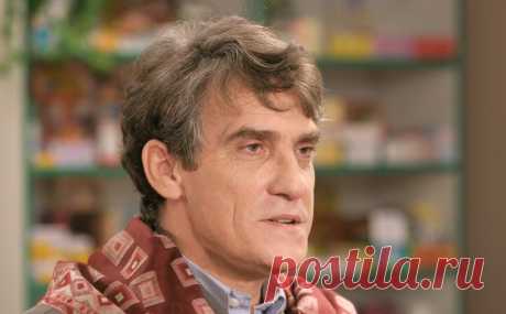 Агент Гаркалина сообщила, что артист остается в реанимации. Народный артист России Валерий Гаркалин, которого доставили в больницу с диагнозом COVID-19, остается в реанимации, сообщила РБК агент артиста.