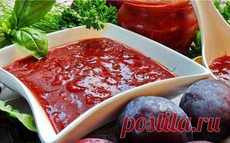 Ароматная, пряно-острая,со сладко-соленым вкусом и фруктовой ноткой аджика отлично подходит к мясным блюдам и птице, хорошо сочетается с рисом и макаронами.

Вам потребуется:

2 кг сливы          
200 г чеснока (5-6 головок среднего размера)
2-3 стручка горького перца (по вкусу)
1 кг сладкого перца (желательно красного цвета)
по большому пучку зелени укропа, петрушки, фиолетового и зеленого базилика и листьев тархуна (эстрагона)
2-2,5 ст.ложки соли (по вкусу)
70-100 г саха...