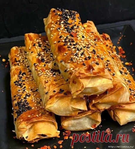 Бёрек с мясной начинкой.