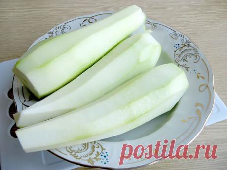 Закусочный летний торт из кабачков, помидоров и сыра