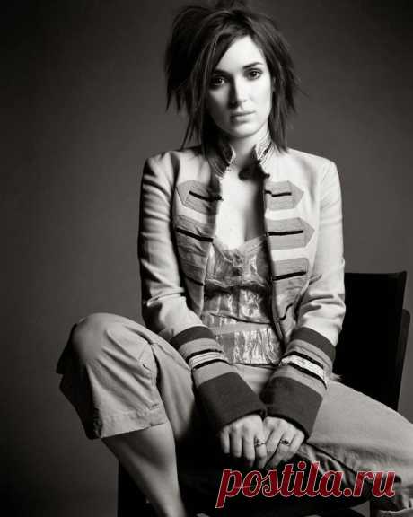 Вайнона Райдер (Winona Ryder) в фотосессии Майкла Томпсона (Michael Thompson) для журнала W.