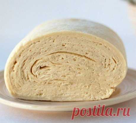 Слоеное тесто за 10 минут! 

Это чудесное тесто, просто палочка выручалочка. Готовить его элементарно, наверное и 10 минут много... а результат невероятный, мягкое и одновременно хрустящее, слоистое и вкусное. Не нужно ничего слоить, раскатывать, не нужно много движений. Просто все смешал поочередно и отправил в холодильник. Если вы собираетесь готовить что-то в течении нескольких дней, оно прекрасно сохранится в пакете, в холодильнике, если вы готовите в прок, то можно от...