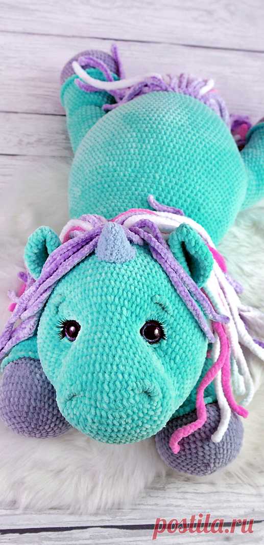 PDF Плюшевый Единорог крючком. FREE crochet pattern; Аmigurumi animal patterns. Амигуруми схемы и описания на русском. Вязаные игрушки и поделки своими руками #amimore - большой плюшевый единорог, единорожка из плюшевой пряжи.