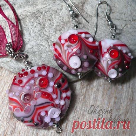 Украшения, выплавленные из стекла. Мастер Оксана Пужалова