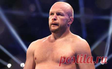 Экс-чемпион Bellator Шлеменко нокаутировал серба Илича в бою-реванше. Поединок завершился техническим нокаутом в первом раунде. В их первом бою в августе прошлого года Илич нокаутировал россиянина