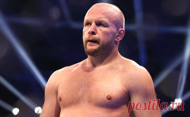 Экс-чемпион Bellator Шлеменко нокаутировал серба Илича в бою-реванше. Поединок завершился техническим нокаутом в первом раунде. В их первом бою в августе прошлого года Илич нокаутировал россиянина
