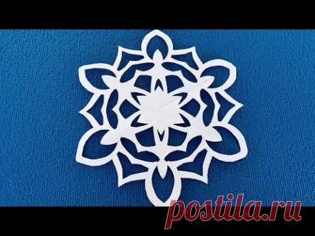 Как вырезать снежинки из бумаги. Нежная снежинка из бумаги
