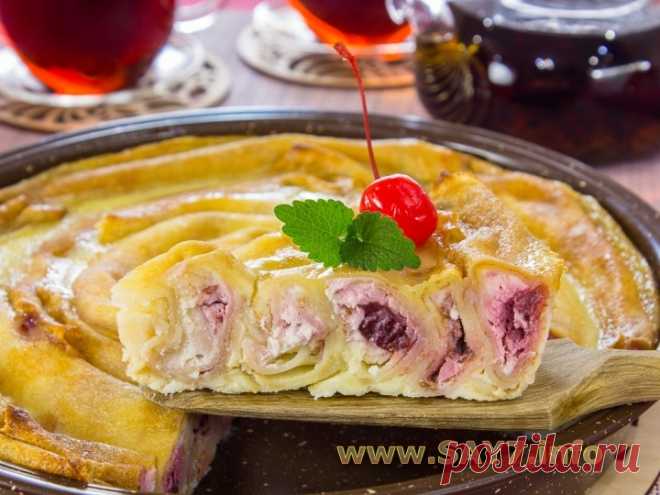 Блины, фаршированные творожным сыром и вишней, под сливочным соусом😋