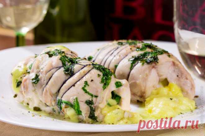 Куриный рулет с сыром и ветчиной - рецепт с фото - FoodForLife Куриный рулет с сыром и ветчиной, рецепт приготовления с простой пошаговой инструкцией и фото. Кулинарный блог 