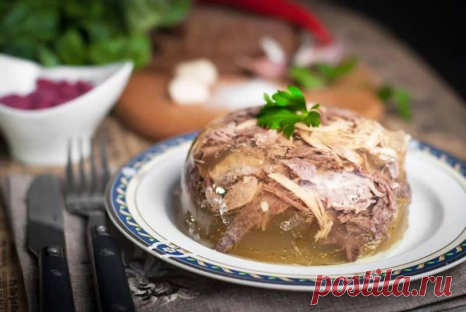 Холодец из говяжьих ножек: вкусных холодец на праздничный стол - Калейдоскоп событий Холодец из говяжьих ножек получается очень и очень вкусным! В нашем доме такой холодец уходит на ура! Готовить не сложно, хотя и займет ваше время. Но оно того стоит. Холодец […]