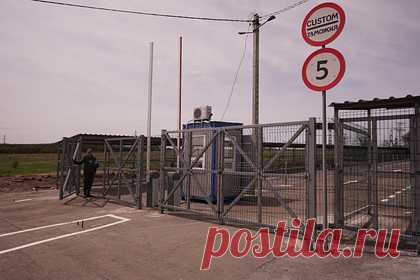 Кремль прокомментировал обстановку в Донбассе. Обстановка в Донбассе в настоящее время нагнетается. Такой комментарий дал представитель Кремля Дмитрий Песков. По словам пресс-секретаря президента, провокационные действия Киева у линии разграничения в Донбассе усилились в последние сутки. Представители западных стран не говорят об огромном потенциале украинских ВС.
