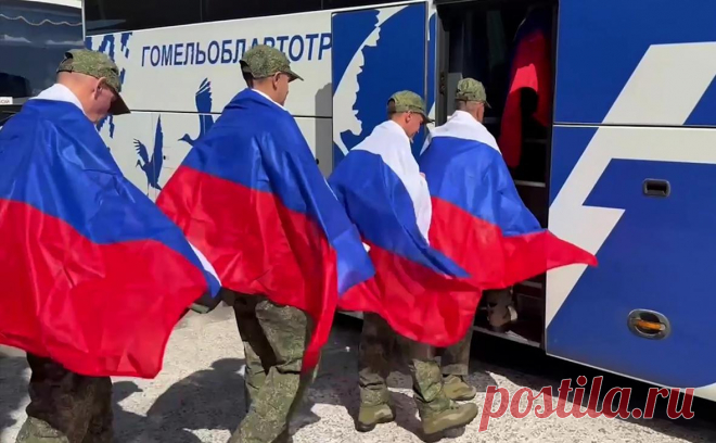 Минобороны сообщило об обмене военнопленными и гражданскими с Украиной. Россия вернула 146 военнопленных и восемь курян, которые находились в Сумах с февраля этого года. Украине передали 146 военных