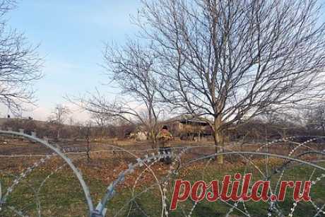 В Южной Осетии заявили об угрозах безопасности на границе с Грузией. В Комитете государственной безопасности (КГБ) Южной Осетии заявили о наличии угроз пограничной безопасности со стороны Грузии. Представители КГБ также предостерегли граждан от проведения несанкционированных публичных и общественных акций с целью дискредитировать органы власти республики.