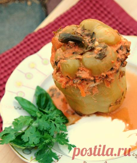 Ещё один рецепт фаршированных перцев. Муж спрашивает: - про что пишешь? Я говорю: - про фаршированные перцы. Он: - а что, про них ещё не всё написано? Я (смеясь): - оказывается, ещё не всё)))) Этот рецепт принесла в клювике моя всегда всем интересующаяся матушка. А с ней этим рецептом, в свою очередь, поделилась её подружка. В этом…