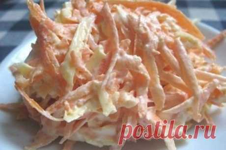 Салат из моркови с чесноком Сладковатая, в меру остренькая морковь с маринованным луком готовится просто, быстро и впрок! Отлично подходит к мясным блюдам.