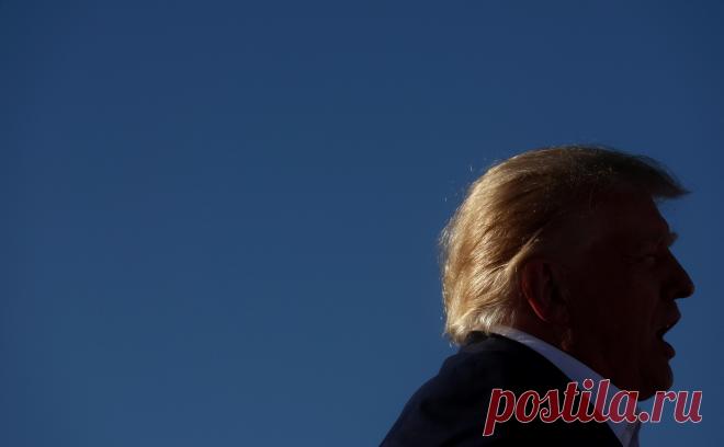 Трамп назвал предъявление ему обвинений «немыслимым» шагом демократов. Присяжные, по данным NYT и СNN, проголосовали за предъявление обвинений Трампу из-за выплат порноактрисе. Экс-президент США считает это политическим преследованием и вмешательством в выборы. Себя он назвал невиновным