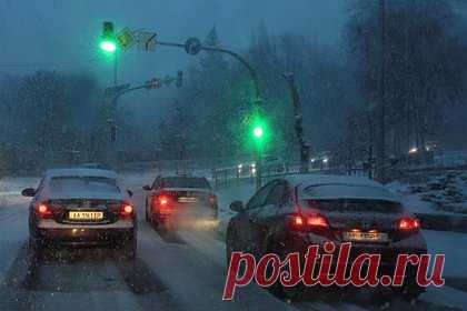 В Раде назвали причину гигантских пробок в Киеве. В Киеве образовались гигантские пробки из-за визита директора-распорядителя Международного валютного фонда (МВФ) Кристалины Георгиевой. «Виновница гигантских пробок в столице — директор МВФ Кристалина Георгиева, — рассказал депутат Верховной Рады Александр Дубинский.