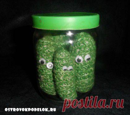 Вязаный прикол: "Банка с огурцами" | ОСТРОВОК ПОДЕЛОК