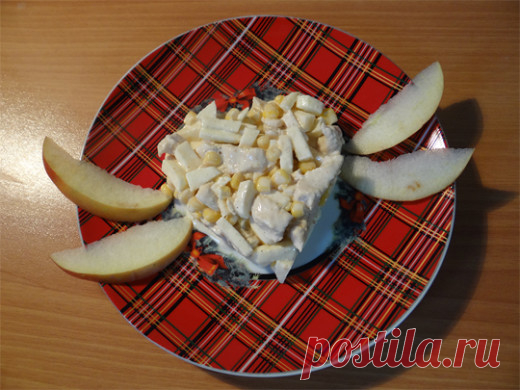 Теплый салат с курицей и яблоками. Рецепт. Ингредиенты. Процесс приготовления с фото