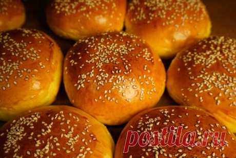 Мягкие и пышные булочки 
Пышные и мягкие булочки для гамбургеров и бургеров на воде без молока. Я перепробовала много разных рецептов, и вот мне удалось найти тот самый рецепт как по мне идеальных булочек для бургеров. Рецеп…