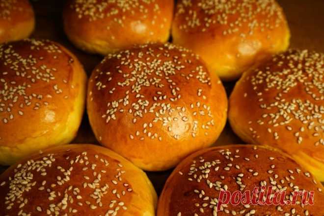 Мягкие и пышные булочки 
Пышные и мягкие булочки для гамбургеров и бургеров на воде без молока. Я перепробовала много разных рецептов, и вот мне удалось найти тот самый рецепт как по мне идеальных булочек для бургеров. Рецеп…