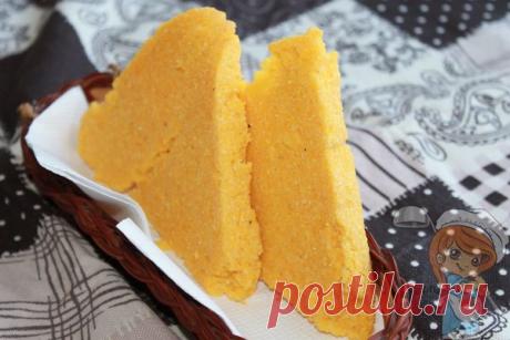 Кукурузный чурек по-абхазски - пошаговый рецепт с фото Чурек по-абхазски – это традиционная лепешка из кукурузной муки. Готовят ее на углях в каменной сковороде. Состав незатейлив: мука, кислое молоко и соль.