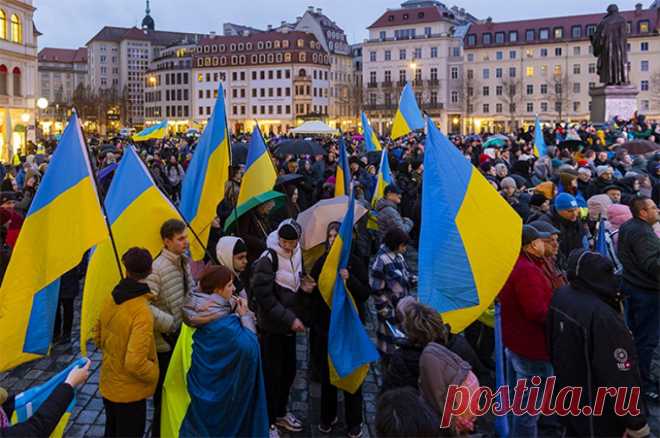 Денег нет. Районы Германии лезут в долги из-за беженцев из Украины. Немецкие муниципалитеты хотят выдавать украинцам продукты вместо денег.