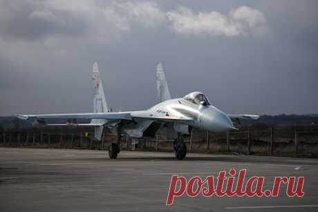 В России рассказали о сложностях подхода Су-27 к MQ-9. Российскому истребителю Су-27 подойти к американскому беспилотнику MQ-9 и слить топливо было очень сложно. Об этом рассказал заслуженный летчик-испытатель Игорь Маликов. Полковник отметил высокий профессионализм и грамотность летчиков Су-27. По его мнению, MQ-9 следил за работой российских радиоэлектронных станций.