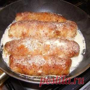 Куриные рулетики с грибами и сыром в сметанном соусе