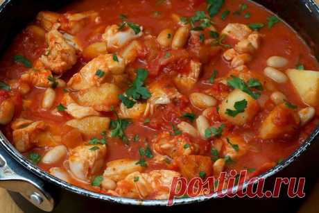Рыба тушеная в томате с овощами..