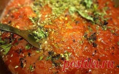 ТОНКАЯ ПИЦЦА 🍕
ИНГРЕДИЕНТЫ:
Для тонкого теста:
● 100 гр. теплой воды;
● 0,5 ч.л. сухих дрожжей;
● по 1 чайной ложке сахара и соли;
● 2 стакана просеянной муки;
● 1 яйцо;
● 2 ст. л. оливкового масла.
Для начинки:
● Томатный соус (100 гр. помидоров, оливковое масло, сухой базилик, орегано, соль, сахар);
● 100 гр. помидоров;
● 100 гр. ветчины;
● 120 гр. сыра;
● 50 гр. болгарского перца;
● 100 гр. свежих шампиньонов.
ПРИГОТОВЛЕНИЕ:
1. Замесите тесто: растворите в теплой воде ...