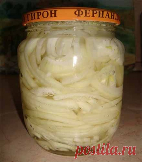 Быстрый маринованный лук для салатов и не только