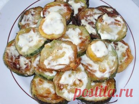 Кабачки жареные с чесноком