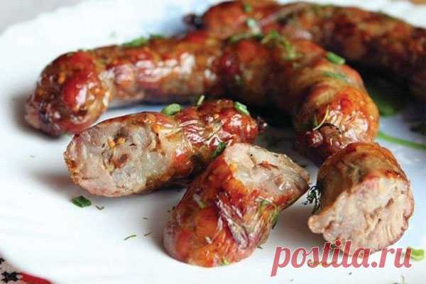 Домашняя колбаска в фольге. Намного вкуснее магазинной Колбасу любят все, но далеко не вся колбаса полезна. Не известно что производители добавляют в свои продукты. Сегодня мы будем делать домашнюю колбаску в фо