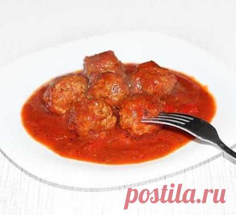 Мясные шарики из говядины и индейки в томатном соусе