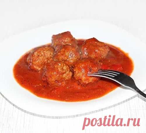 Мясные шарики из говядины и индейки в томатном соусе