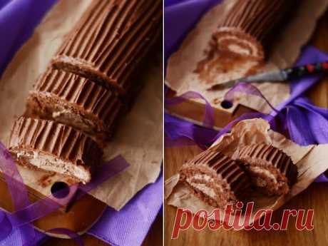 Шоколадный бисквитный рулет