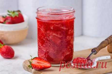 👌 Вкуснейший клубничный джем с мякотью за 15 минут, рецепты с фото В разгар сезона клубники приготовим очень простой и вкусный клубничный джем с мякотью, который делается буквально за 15 минут. Такой джем можно мазать на бутерброды с маслом или сл...