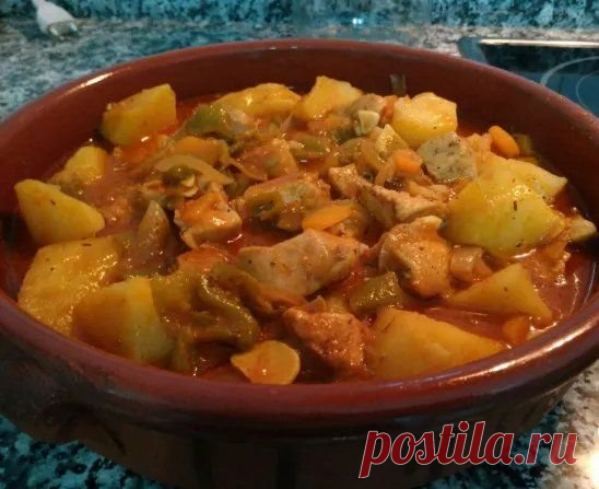 Рецепт тушеной курицы с овощами | Вкусная еда Пульс Mail.ru В результате получится не только блюдо, которое избавит вас от хлопот, но и также сделает всех счастливыми за столом, потому что оно очень вкусное.