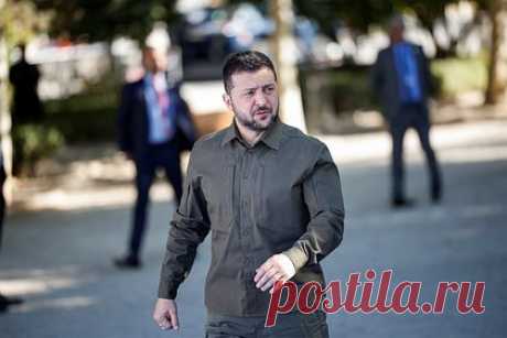 Румыния отменила выступление Зеленского в национальном парламенте. Парламент Румынии отменил выступление президента Украины Владимира Зеленского в ходе его визита в Бухарест. «Руководство парламента во вторник приняло решение, что первоначально назначенное сегодня совместное заседание в честь президента Украины Владимира Зеленского больше не состоится», — сообщает портал G4Media.