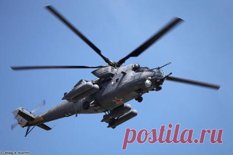 Появление Ми-35 на параде в Пакистане назвали сигналом для США Транспортно-боевые вертолеты Ми-35М впервые приняли участие в военном параде в Пакистане. Это должно стать сигналом для США, считает бывший военный атташе Австралии в Пакистане Брайан Клокли