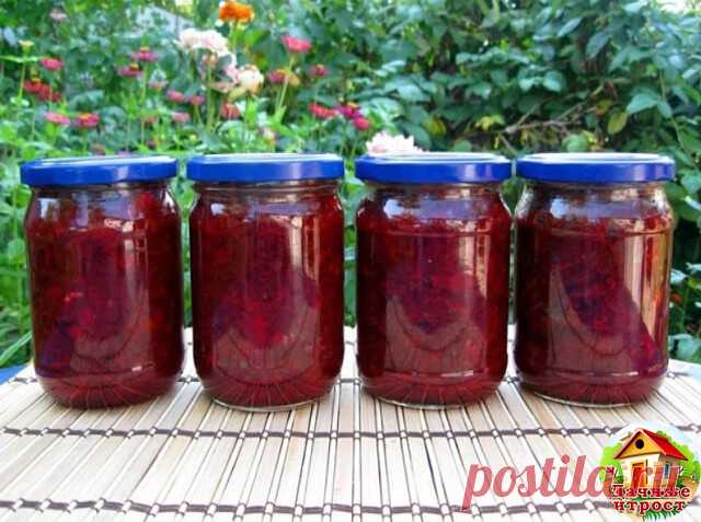 Заправка для борща классическая. Надёжный рецепт! 

1 кг свеклы 
0,5 кг моркови 
0,5 кг лука репчатого 
1 головка чеснока 
3 лавровых листа 
5-7 горошин душистого перца 
5 ст.л. томата 
1 ч.л. соли 
1 ст.л. уксуса 9 % 
250 мл растительного масла 

Овощи почистить. Натереть на крупной тёрке отдельно. Чеснок почистить, пропустить через пресс. Лук почистить, нарезать полукольцами. Обжарить лук до золотистого цвета на половине масла. Добавить к нему морковь, обжарить 10 минут....