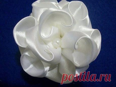 Бант из лент